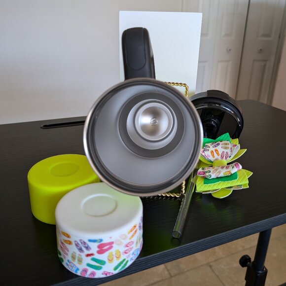 NWT Stanley 40oz Neon Yellow Tumbler w/ Matching Flip-Flops Bow & Boot - Picture 6 of 9